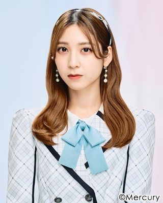 ファイル:2022年HKT48プロフィール 松岡菜摘.jpg