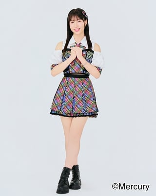 ファイル:2025年HKT48プロフィール 山川万里愛 3.jpg