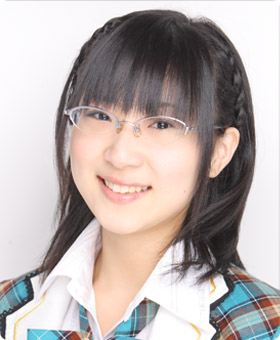 ファイル:2008年AKB48プロフィール 仲谷明香.jpg