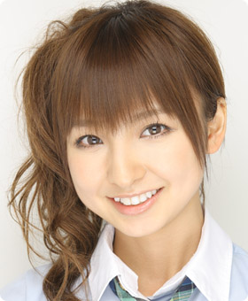 ファイル:2007年AKB48プロフィール 篠田麻里子 2.jpg