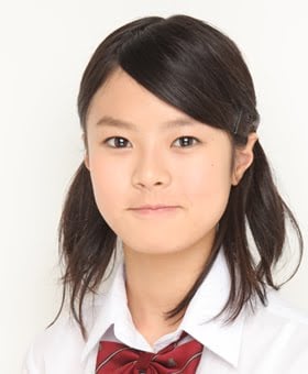 ファイル:2009年AKB48プロフィール 絹本桃子.jpg