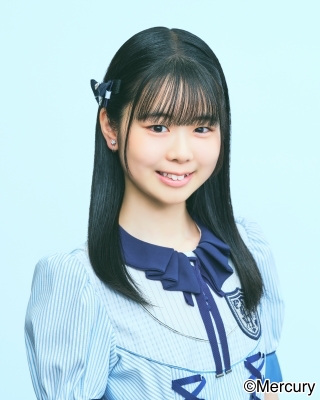 ファイル:2024年HKT48プロフィール 青木日菜子 2.jpg