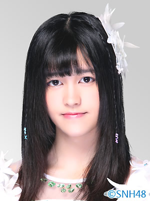 ファイル:2015年SNH48プロフィール 张韵雯 3.jpg
