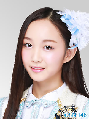 ファイル:2015年SNH48プロフィール 张怡.jpg