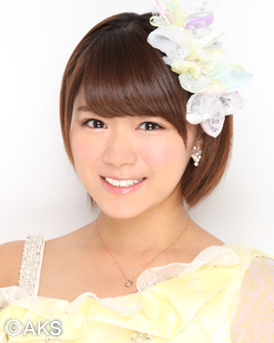 ファイル:2013年AKB48プロフィール 山内鈴蘭.jpg