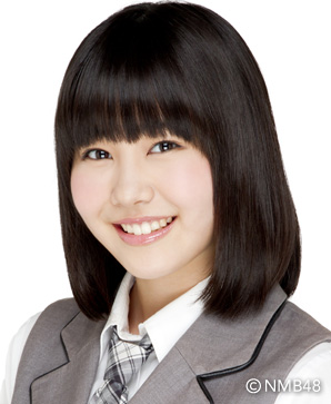 ファイル:2012年NMB48プロフィール 門脇佳奈子 2.jpg