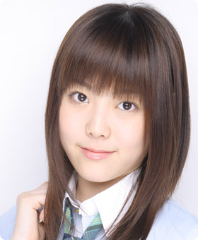 ファイル:2007年AKB48プロフィール 井上奈瑠 2.jpg