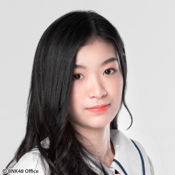 ファイル:2018年BNK48プロフィール Tarisa Preechatangkit 1.jpg