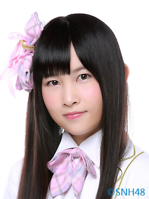 ファイル:2014年SNH48プロフィール 宫小荷.jpg