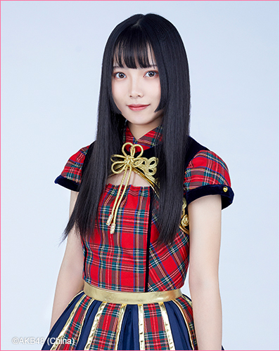 ファイル:2019年AKB48 Team SHプロフィール 龚露雯 2.jpg