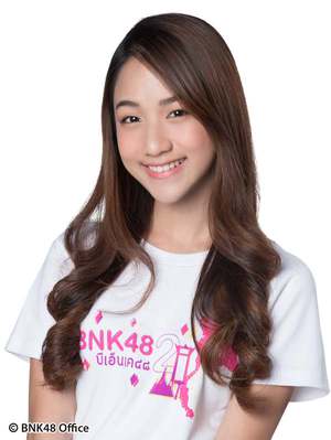 ファイル:2018年BNK48プロフィール Nawaporn Chansuk.jpg