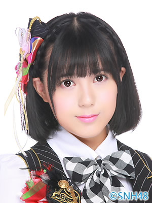 ファイル:2015年SNH48プロフィール 董艳芸.jpg