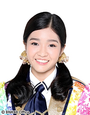ファイル:2017年BNK48プロフィール Jennis Oprasert 3.jpg