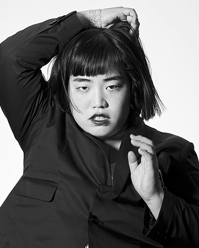 ファイル:2018年吉本坂46プロフィール ゆりやんレトリィバァ 3.jpg