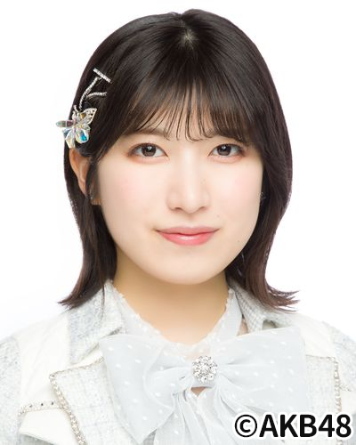 ファイル:2022年AKB48プロフィール 吉田華恋.jpg