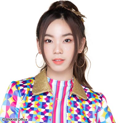 ファイル:2019年BNK48プロフィール Punsikorn Tiyakorn 1.jpg