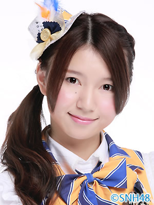 ファイル:2015年SNH48プロフィール 杨吟雨.jpg