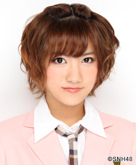 ファイル:2013年SNH48プロフィール 宮澤佐江.jpg