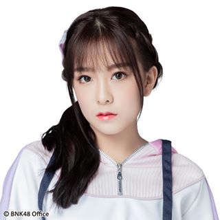 ファイル:2019年BNK48プロフィール Nannaphas Loetnamchoetsakun.jpg