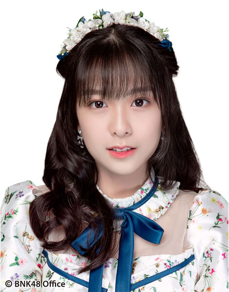 ファイル:2018年BNK48プロフィール Nannaphas Loetnamchoetsakun 2.jpg