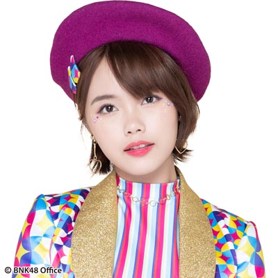 ファイル:2019年BNK48プロフィール Praewa Suthamphong 1.jpg
