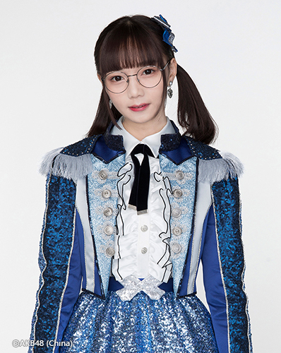 ファイル:2018年AKB48 Team SHプロフィール 沈莹 2.jpg