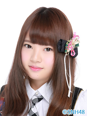 ファイル:2015年SNH48プロフィール 何晓玉.jpg