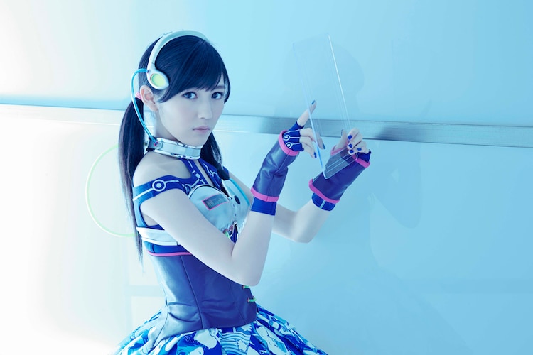 ファイル:渡辺麻友 ヒカルものたち.jpg