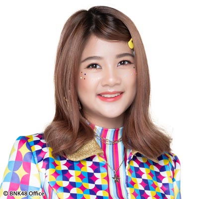 ファイル:2019年BNK48プロフィール Korapat Nilprapa 1.jpg