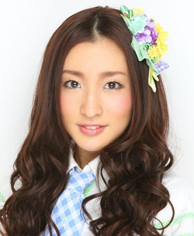 ファイル:2011年AKB48プロフィール 梅田彩佳.jpg