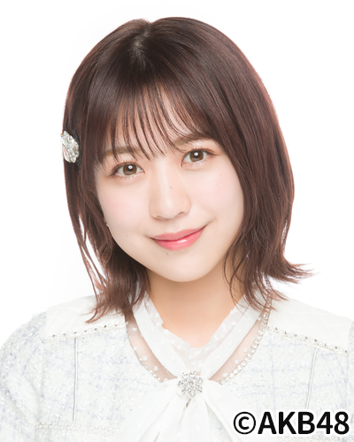 ファイル:2022年AKB48プロフィール 篠崎彩奈.jpg