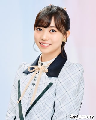 ファイル:2022年HKT48プロフィール 栗山梨奈.jpg