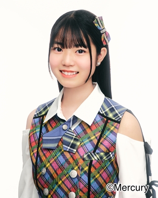 ファイル:2025年HKT48プロフィール 靏川那智.jpg