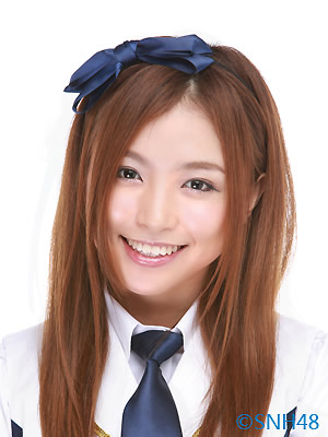 ファイル:2014年SNH48プロフィール 孔肖吟.jpg