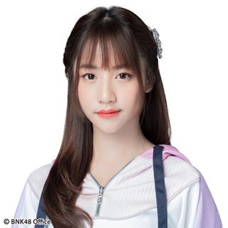 ファイル:2019年BNK48プロフィール Nawaporn Chansuk.jpg