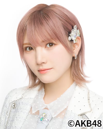 ファイル:2022年AKB48プロフィール 岡田奈々.jpg