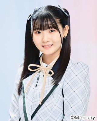 ファイル:2022年HKT48プロフィール 石安伊.jpg
