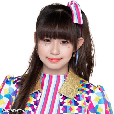 ファイル:2019年BNK48プロフィール Suchaya Saenkhot 1.jpg