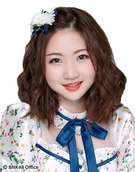 ファイル:2018年BNK48プロフィール Warattaya Deesomlert 2.jpg
