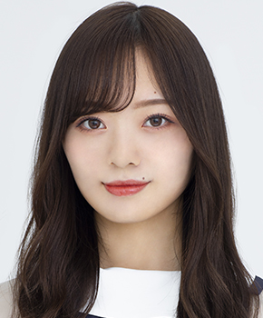 ファイル:2020年乃木坂46プロフィール 梅澤美波.jpg
