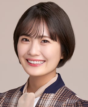 ファイル:2021年乃木坂46プロフィール 清宮レイ 4.jpg