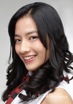 ファイル:2014年JKT48プロフィール Novinta Dhini 2.jpg