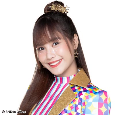 ファイル:2019年BNK48プロフィール Paweethida Sakunpiphat 1.jpg