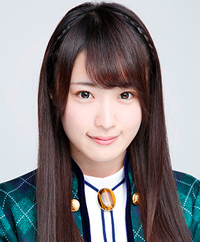 ファイル:2014年乃木坂46プロフィール 高山一実 3.jpg