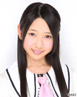 ファイル:2013年HKT48プロフィール 井上由莉耶.jpg