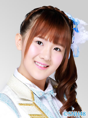 ファイル:2015年SNH48プロフィール 熊素君.jpg