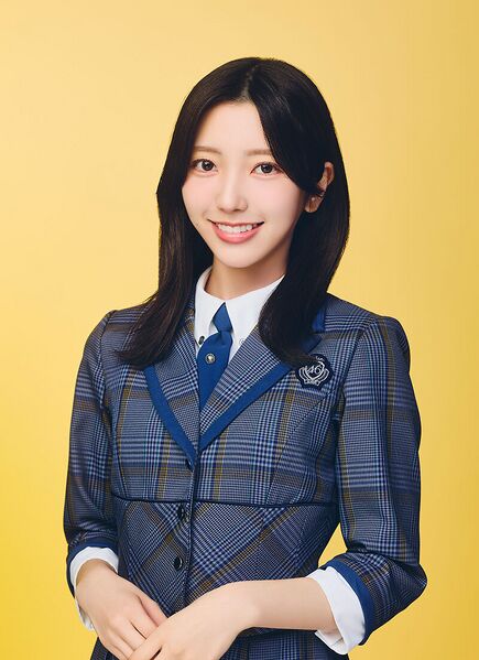 ファイル:2025年日向坂46プロフィール 小西夏菜実 2.jpg