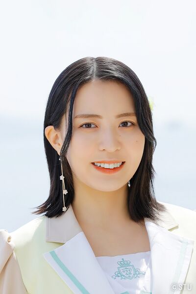 ファイル:2022年STU48プロフィール 谷口茉妃菜.jpg