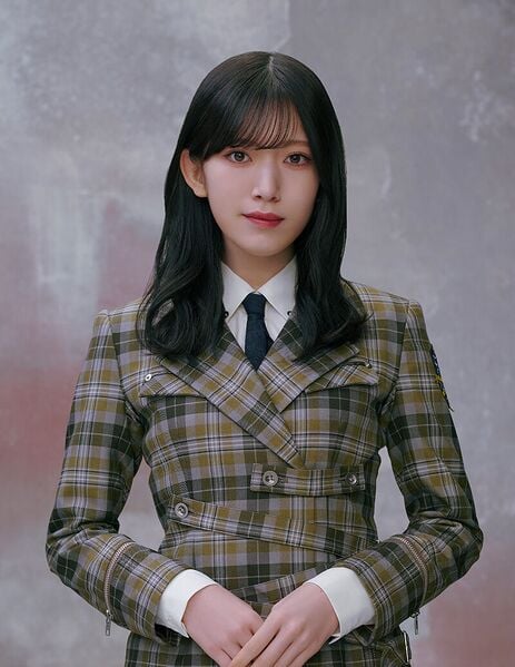 ファイル:2025年櫻坂46プロフィール 村山美羽.jpg