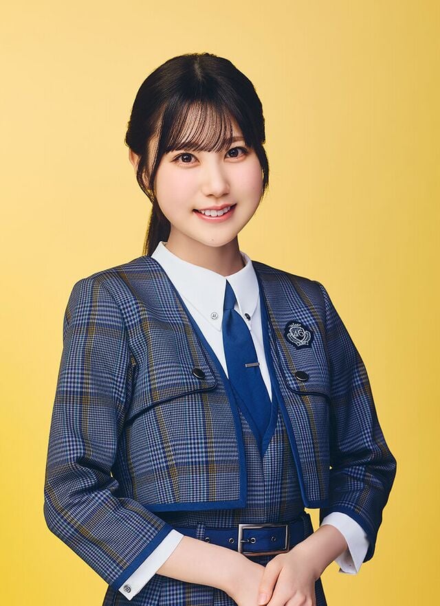 日向坂46鶴崎仁香「2025年浴衣」サイン入り 日向坂46 生写真 五期生お披露目制服 直筆サイン 鶴崎仁香